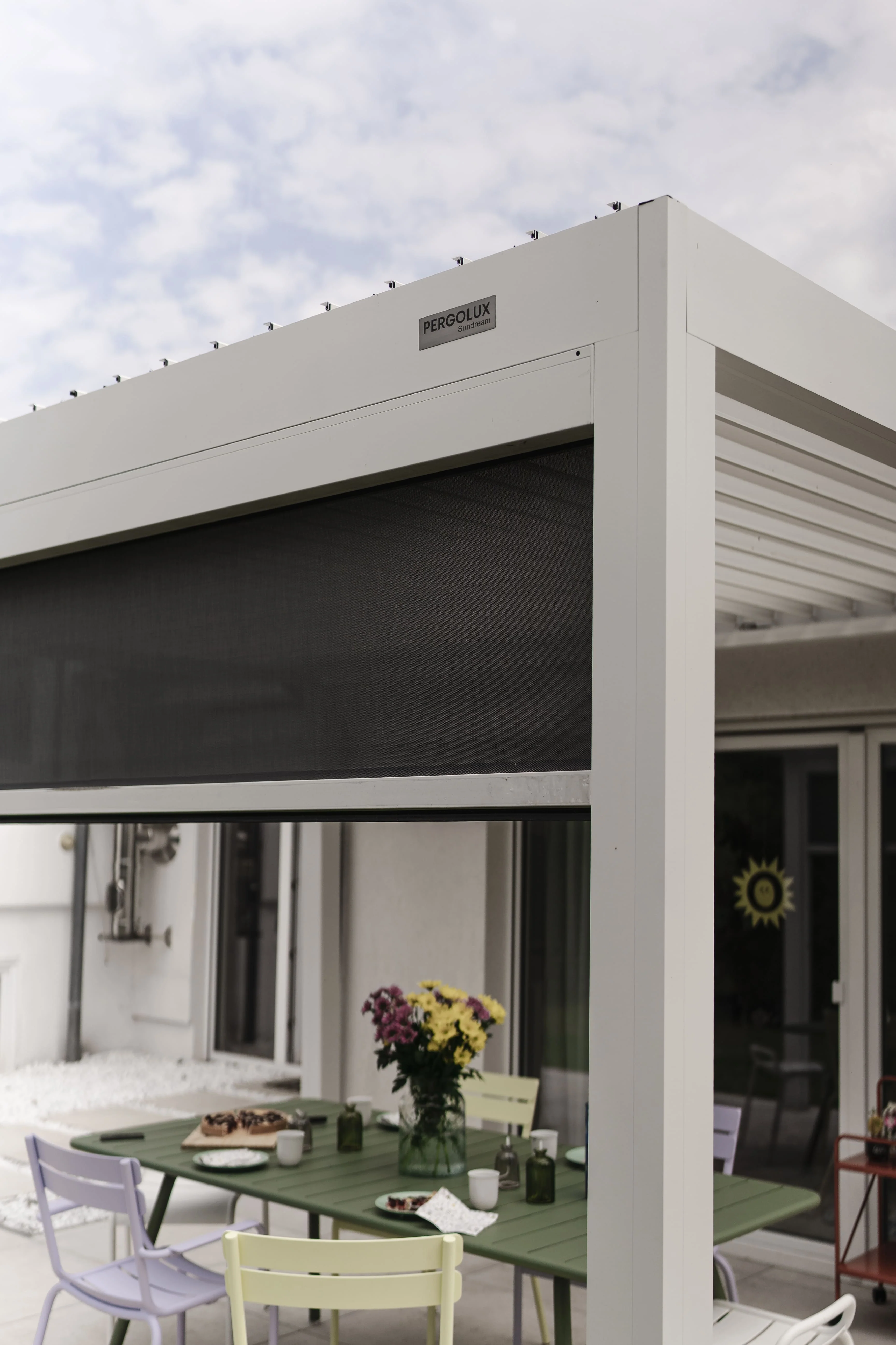 PERGOLUX Screen - Image 3