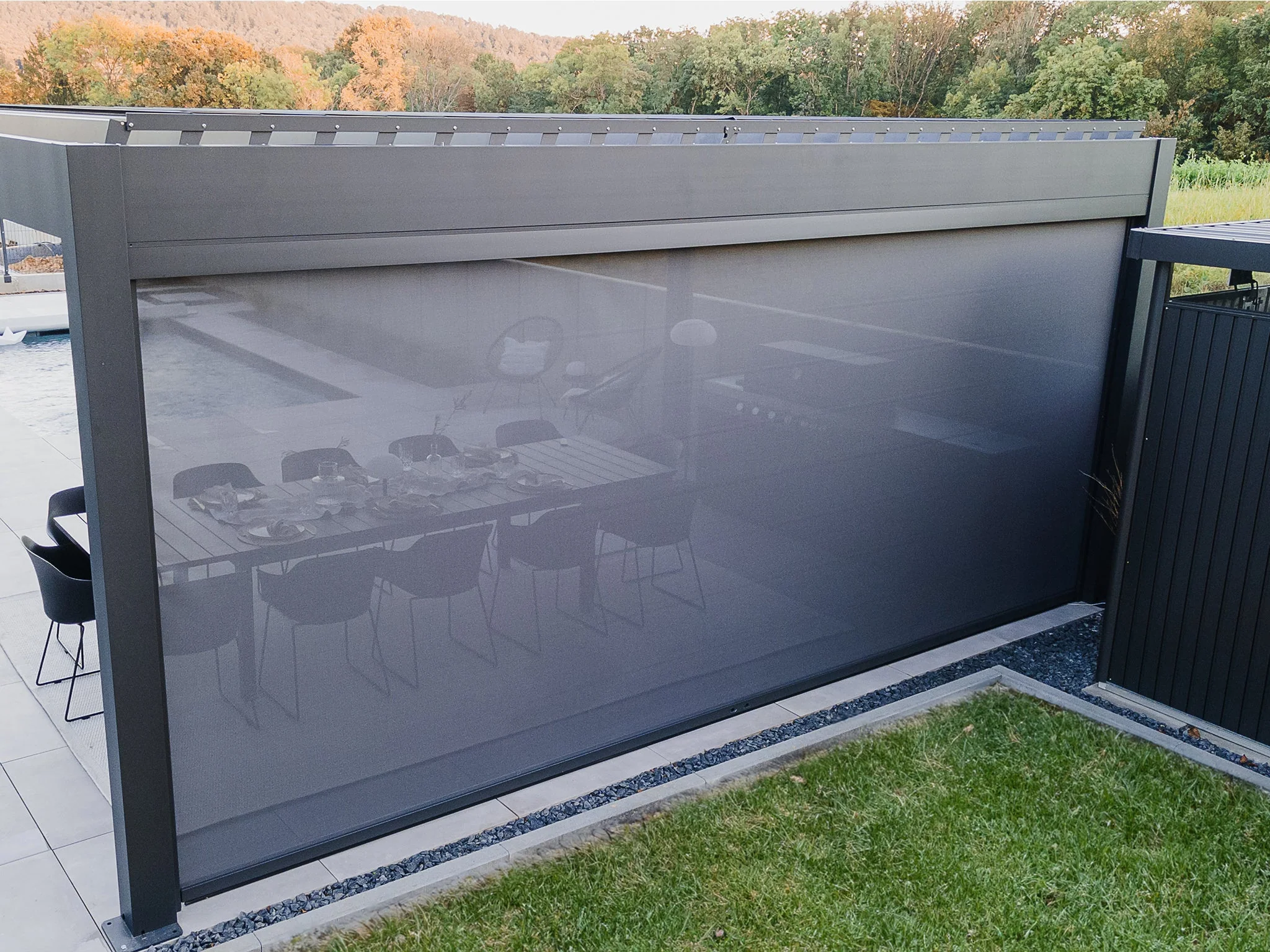 PERGOLUX Screen - Image 5